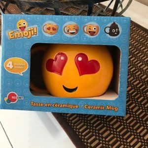 Show the Love..........Emoji Mug